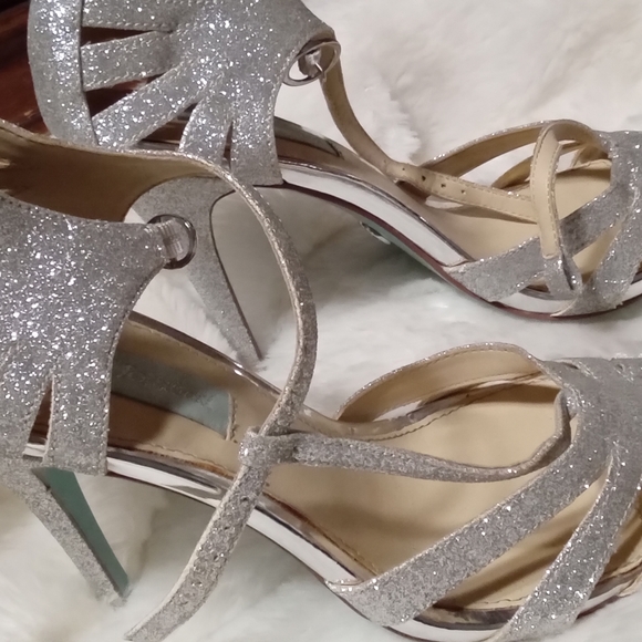 Betsey Johnson silver glitter heels Size 7.5 - Picture 2 of 3